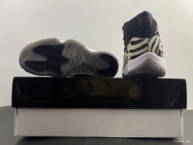 INSTINCT AIR ANIMAL 11 JORDAN AR0715-010 0719